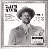 Walter Davis - Complete Works in Chronological Order, Vol. 5 (1939-40) lyrics
