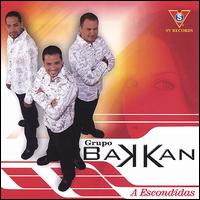 Grupo Bakkan - A Escondidas lyrics